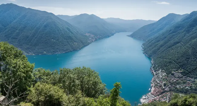 Spectacular view of Lake Como from above, a dreamy excursion for a luxury honeymoon.